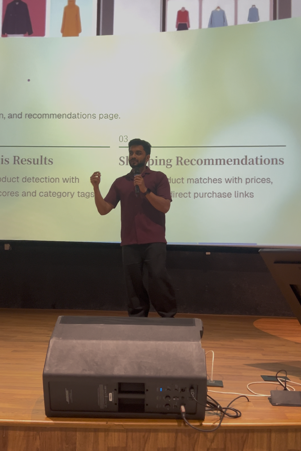 Abhishek Katkar pitching StyleSpot live on stage at IISc Bangalore